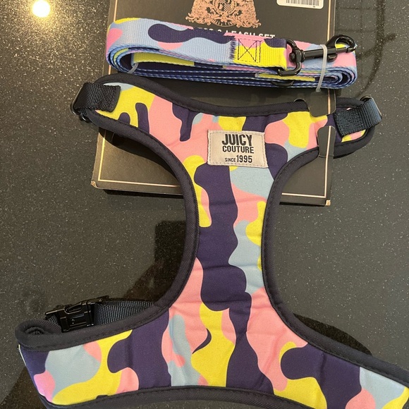 Juicy Couture Harness and Leash Set, Size Large, Color Camouflage. - Picture 1 of 3